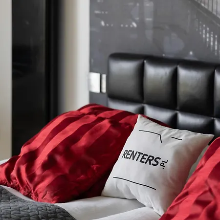Pokorna Modern With Balcony & Parking By Renters Appartement *
