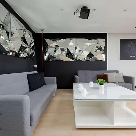 Pokorna Modern With Balcony & Parking By Renters