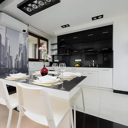 Pokorna Modern With Balcony & Parking By Renters * Warsaw