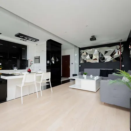 Pokorna Modern With Balcony & Parking By Renters Warsaw